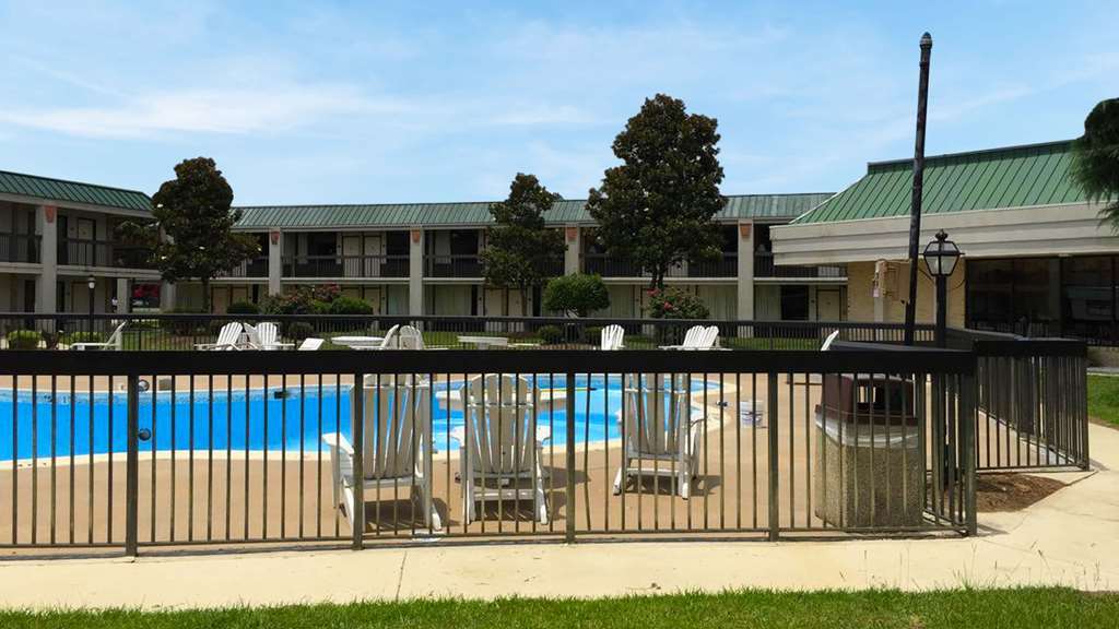 Mayfair Inn Williamston Exterior foto